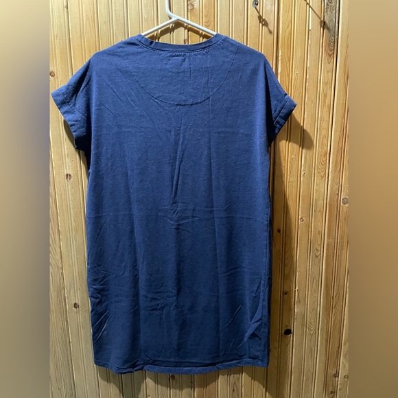 La vie en rose sleep shirt. Size Medium - Picture 6 of 7